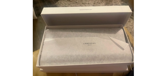 Apparel & Accessories